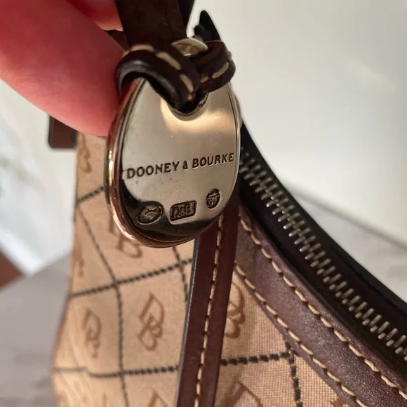 Dooney & Bourke Y2K Signature Shoulder Bag - Picture 4 of 16